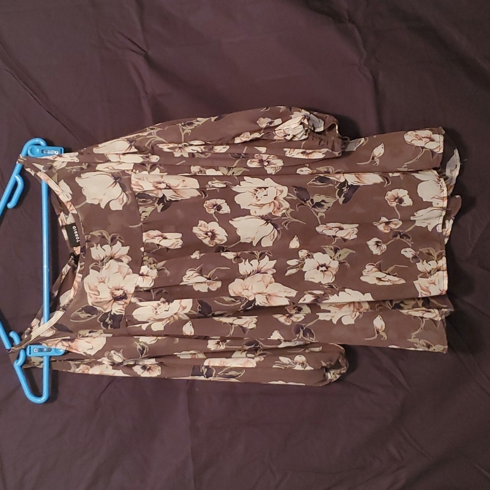 B6 torrid size 0 long sleeve blouse